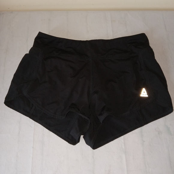 Reebok 3 Pc Bundle Capri Leggings, Shorts & Sports Bra Medium - Picture 13 of 16